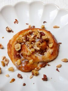 Vegan Apple Cinnamon Roll